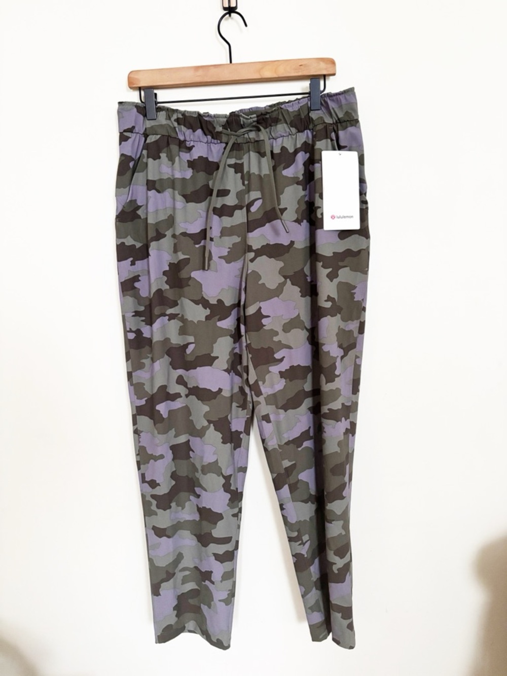 NWT Lululemon Keep Moving 7/8 Pants Gray Camo size 12